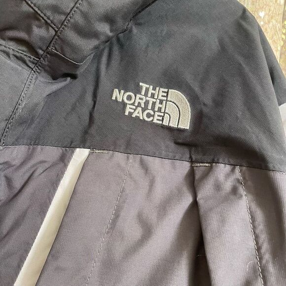 The North Face Mens Black Gray HyVent Winter Snow Rain Hooded Jacket Medium - Picture 3 of 13